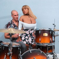 Ms.Yummyxxx in 'Bongo Boobs'