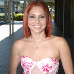 Yahaira in 'Pelli Rojo'