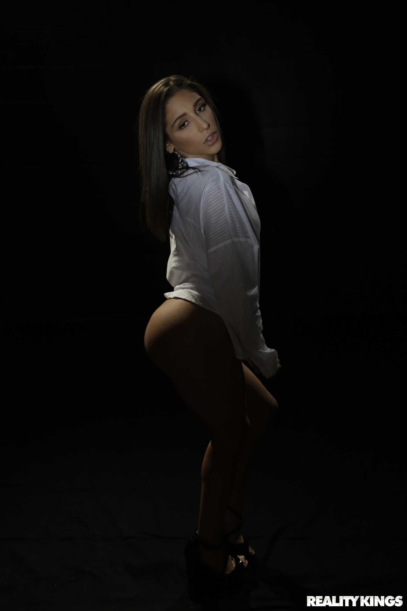 Highlighting Her Curves