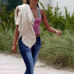 Carmen in 'Que Rico Mami'