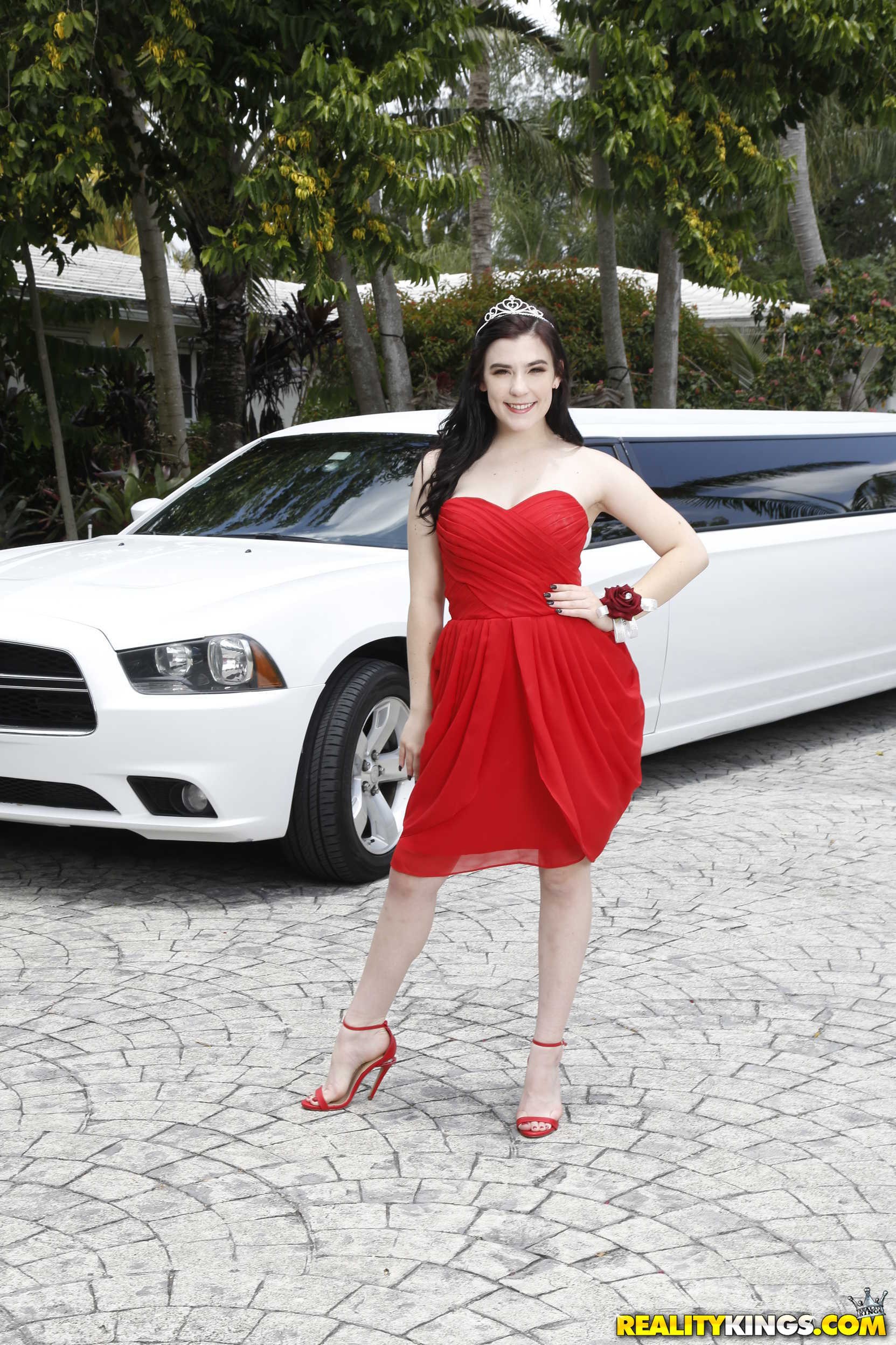 Prom Queen Pussy