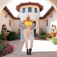 Luna Star in 'Pussy Primer'